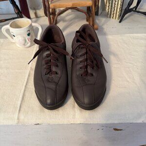 Easy Spirit AP 1 Anti Gravity Brown Lace Up Comfort Shoe Size 10